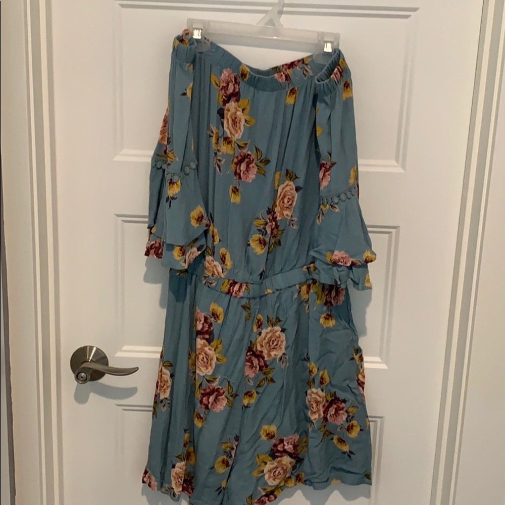 Xhilaration Floral Romper Medium